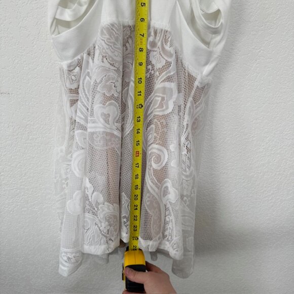 Charlotte Russe Gorgeous White Mini Dress with lace accents Womens Size Large - Picture 2 of 8